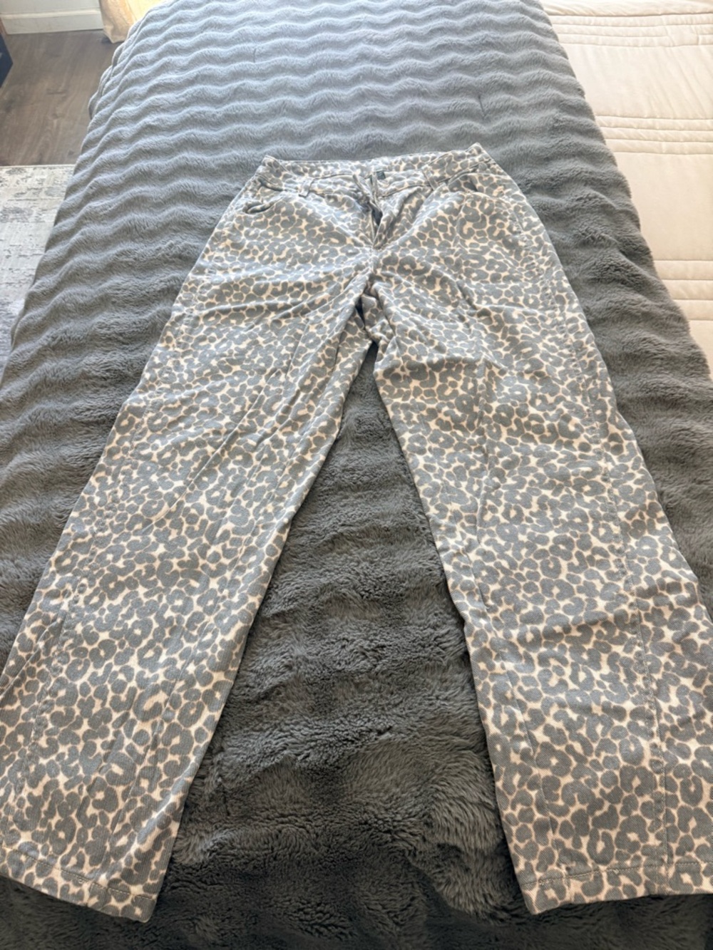 wild fable Gray Leopard-Print Wide Leg Jeans